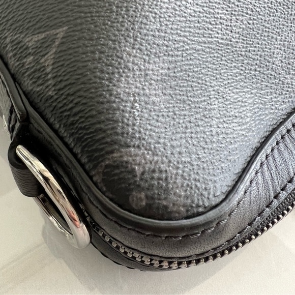 Authentic Louis Vuitton Eclipse reverse Monogram pouchette trio - Picture 4 of 15